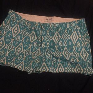 Old navy Aztec/pattern teal shorts